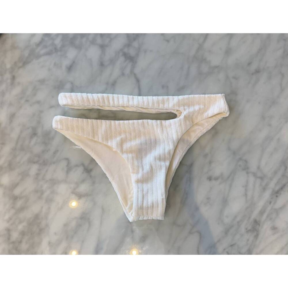 NEW BLUE LIFE women's willow skimpy bikini bottom in white